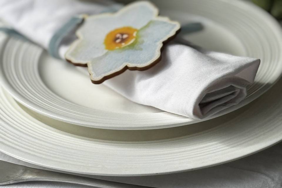 Wooden daffodil wedding favour