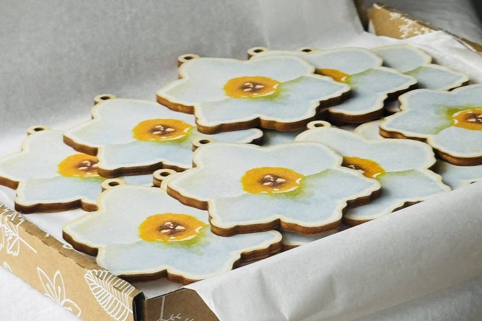 Wooden daffodil wedding favour