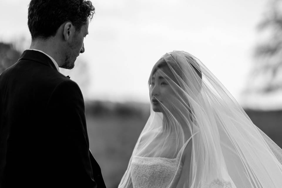 Under veil