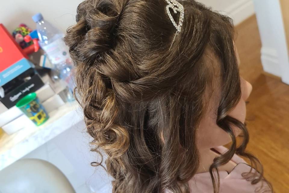 Flower girl hair