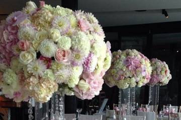 Tall pink & cream table design