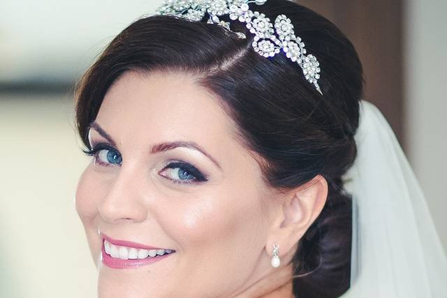 Classic bridal makeup and hair