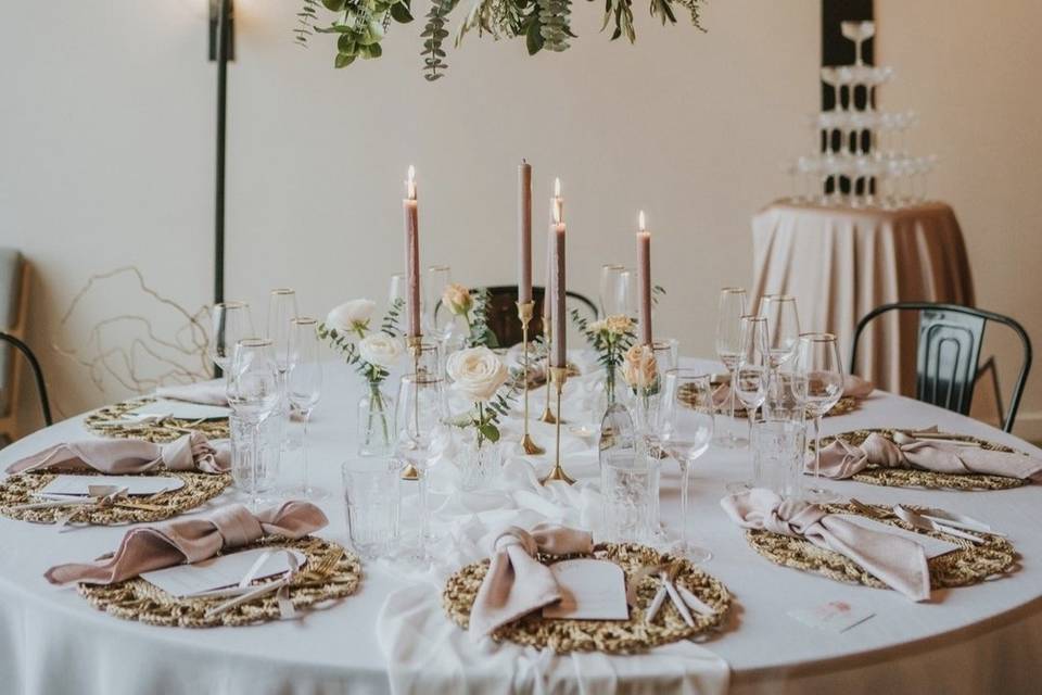 Hanging floral table design