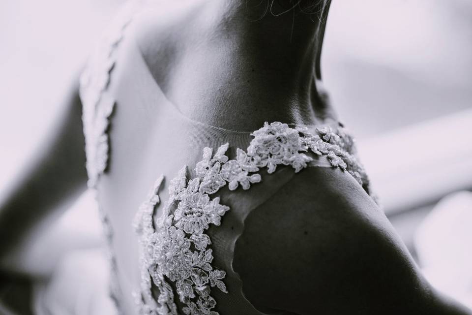 Timeless wedding details