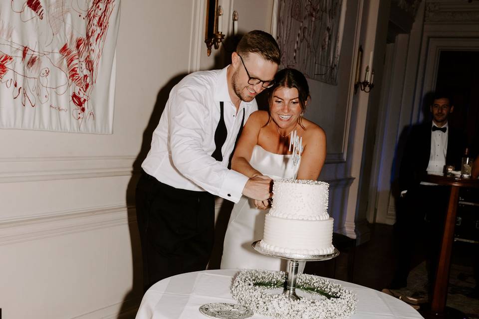 Cake cutting