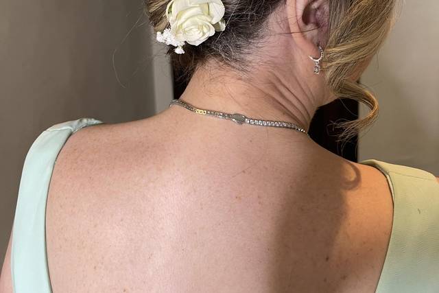 Bridal hairstyle with flowers