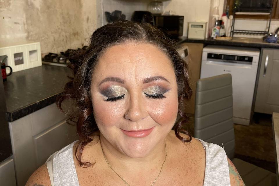 Silver Party makeup