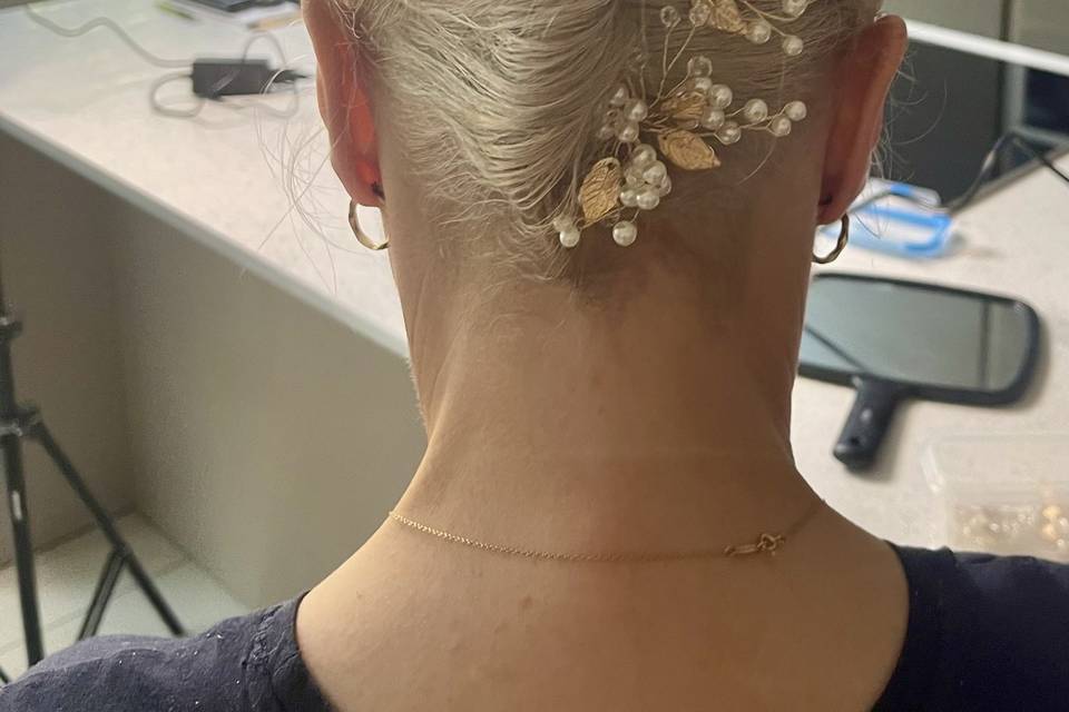 Mother of groom hair