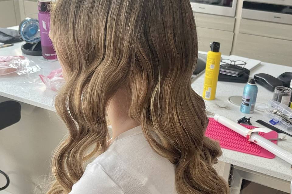 Flower girl hair
