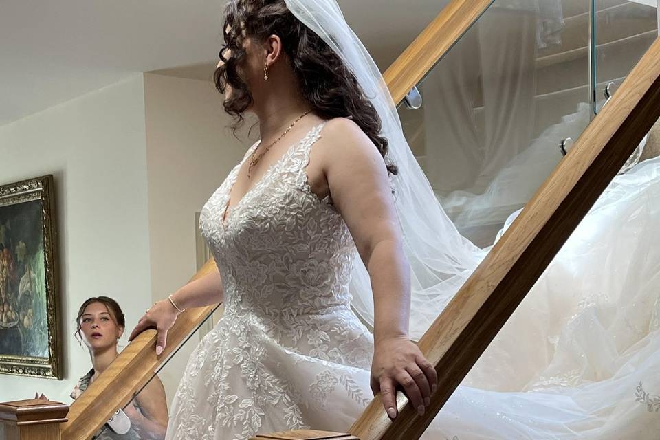 Bridal hair and veil setting