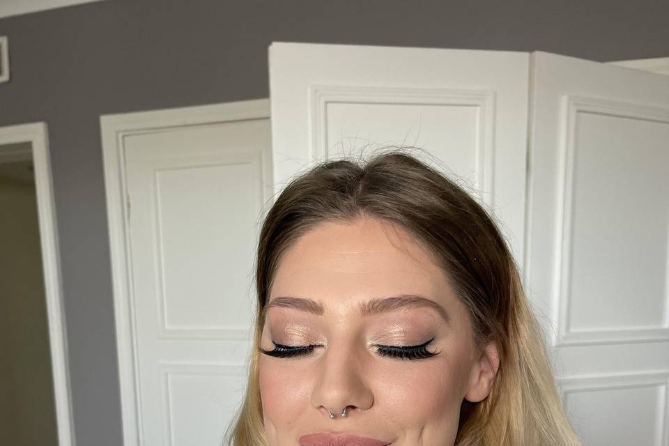 Bridesmaid soft glam