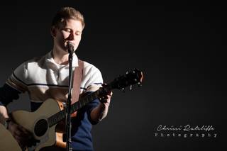 Jamie Felton Singer & (Fingerstyle) Guitarist