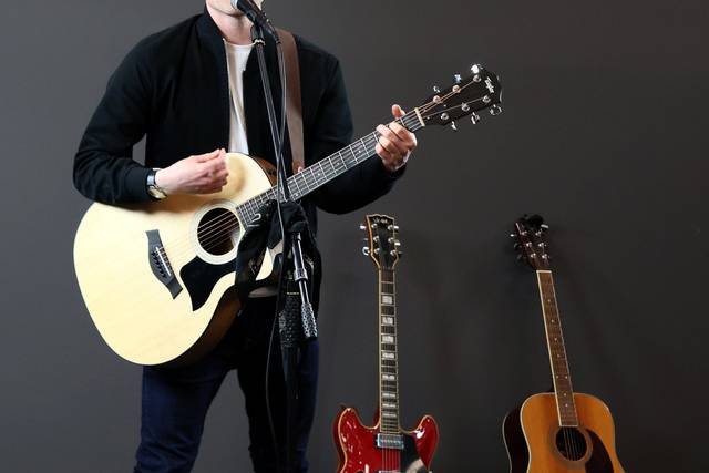 Singin' and guitarin'