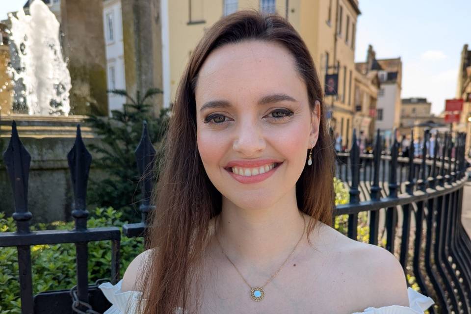 Soft glam make-up
