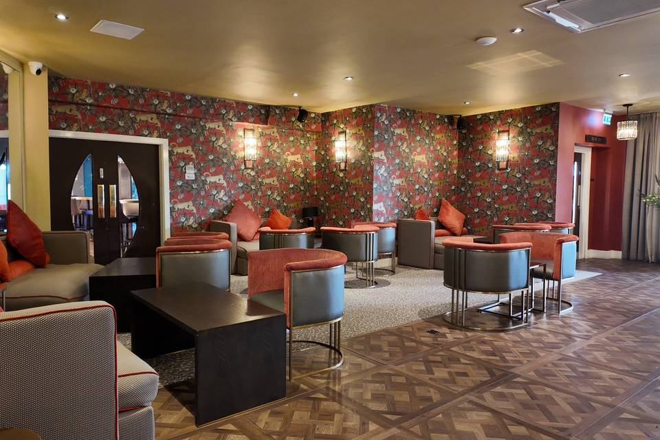 Leopard Lounge