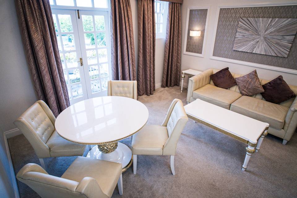 Suite Lounge
