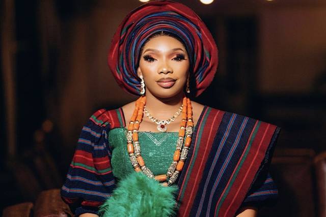 Guest-of-honour looking at the camera