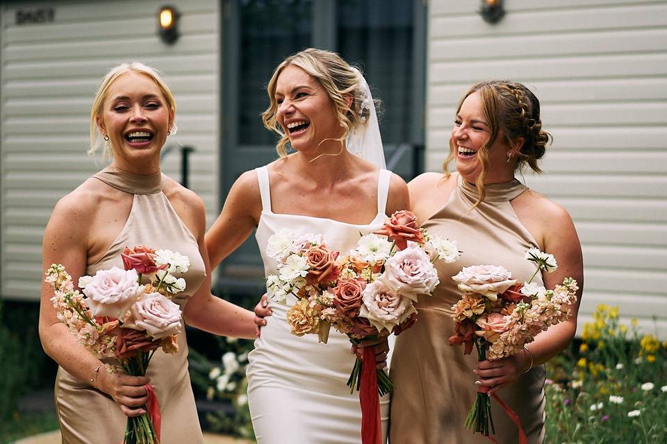 Bride & Bridesmaids