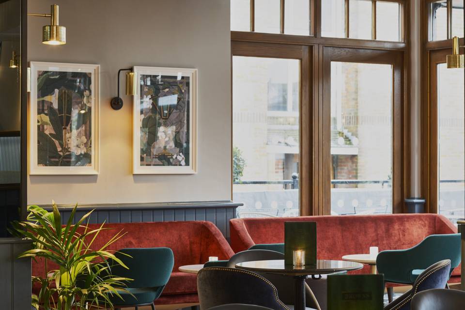 Lounge Bar