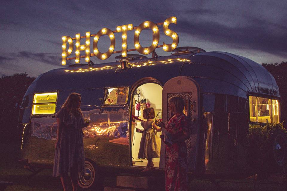 Photo Booths Airstream Studio 128