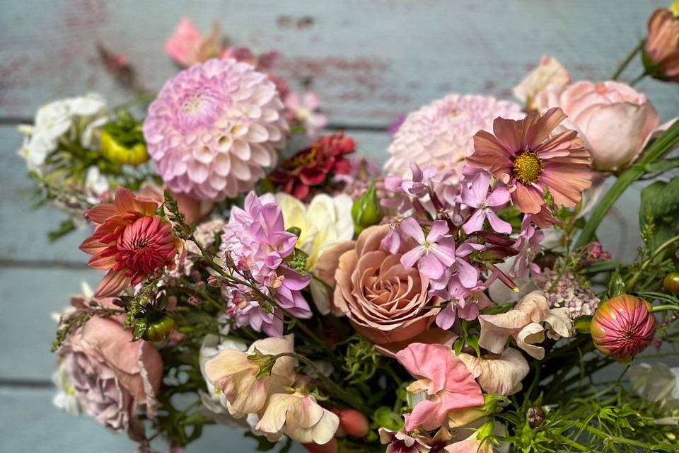 August pink bouquet