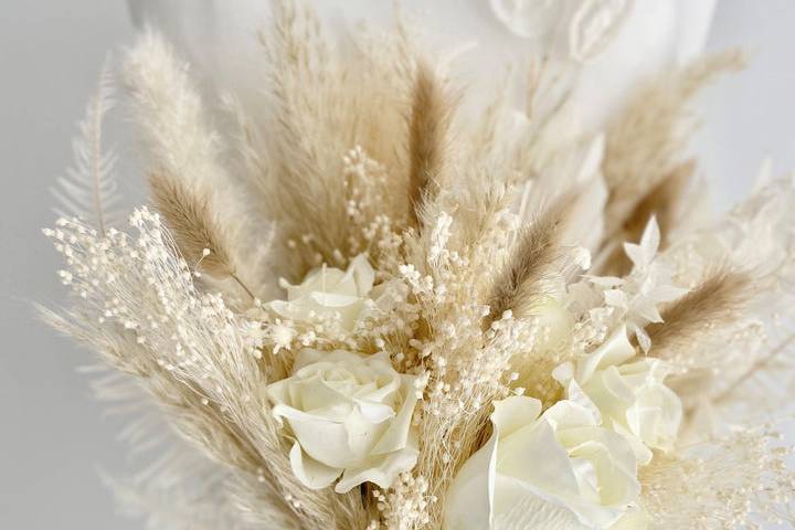 White wedding bridal bouquet