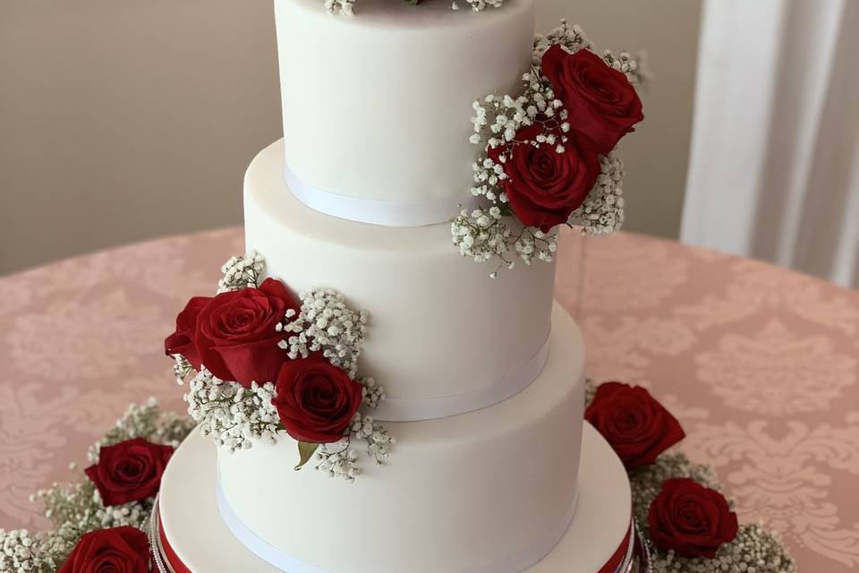 Picture-perfect wedding cake