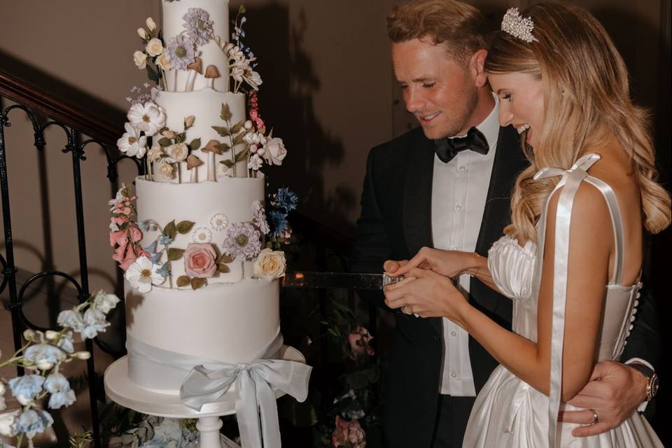 Cake cut