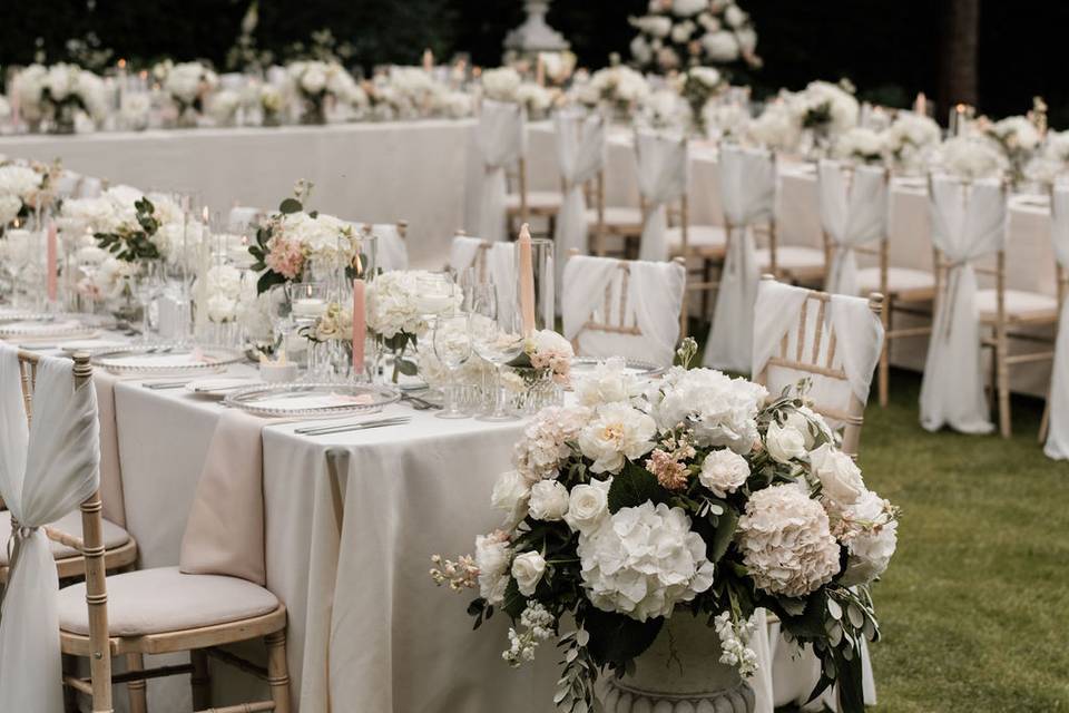Intimate table