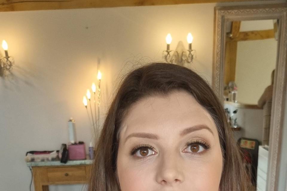 Neutral toned makeup for bride