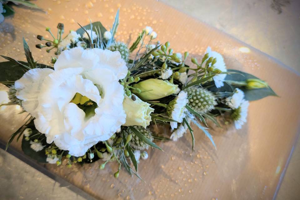 Corsage in White
