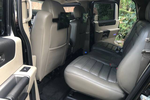 Hummer H2 (interior)