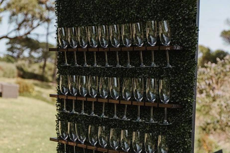 CHAMPAGNE WALL