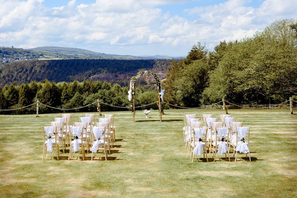 Outdoor ceremony set up