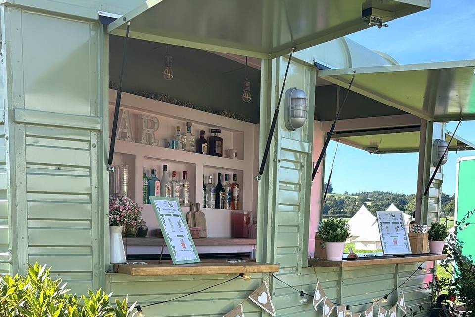 Trailer at a wedding