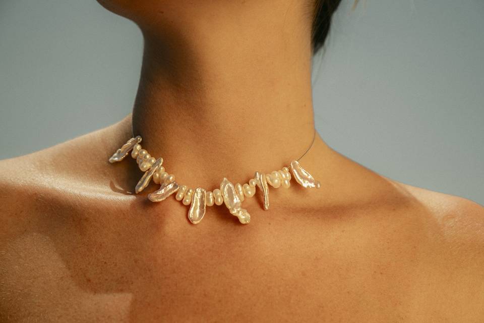 Daphelle baroque pearl necklac