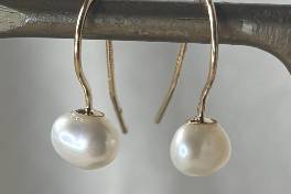 Pearl drop Gold filled earring