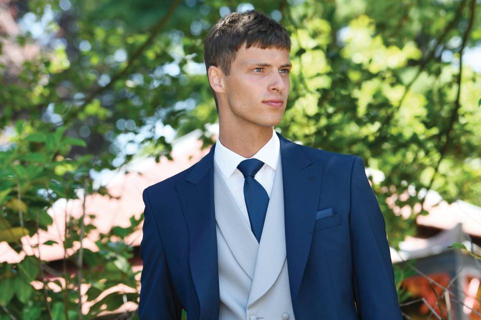 Ultimate Navy slim tailcoat