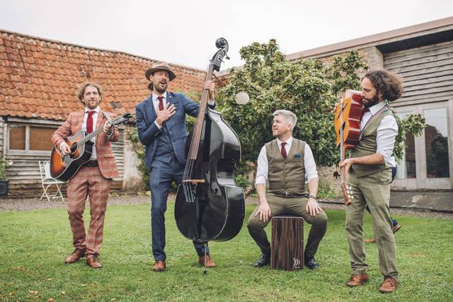 Acoustic roaming bands