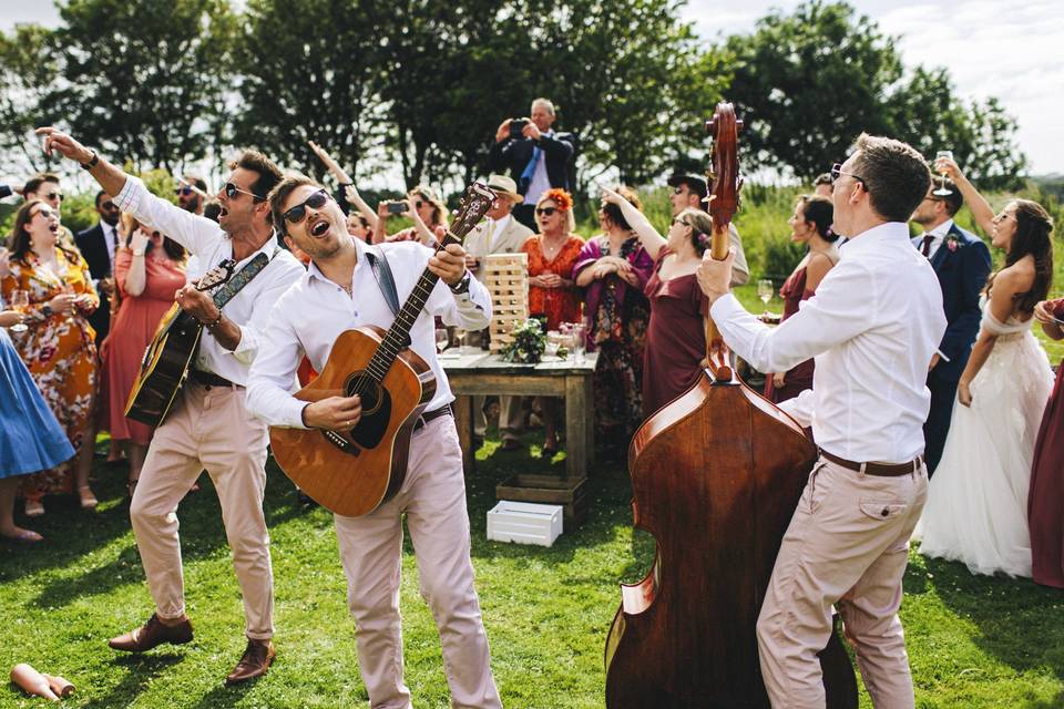 Acoustic drinks reception