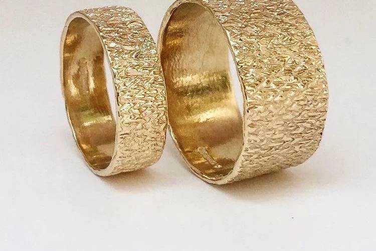 His and hers wedding rings