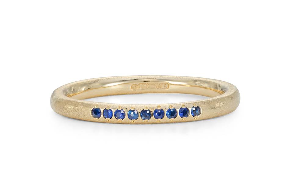 Sapphire cluster ring