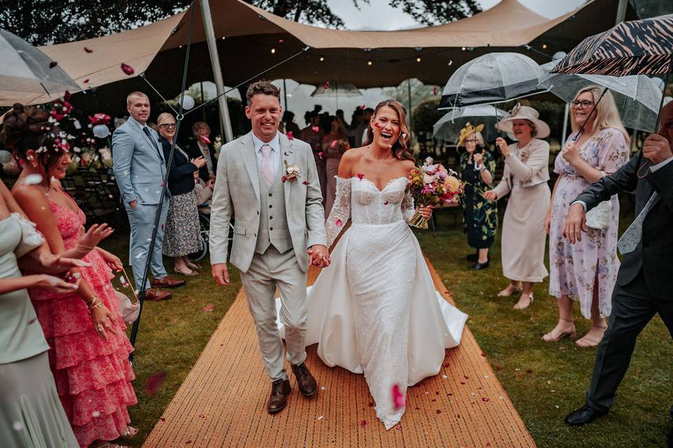 Stretch tent ceremony