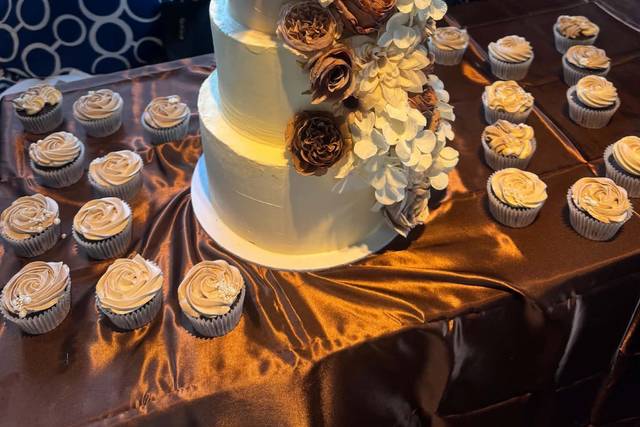 3 tier netural cake