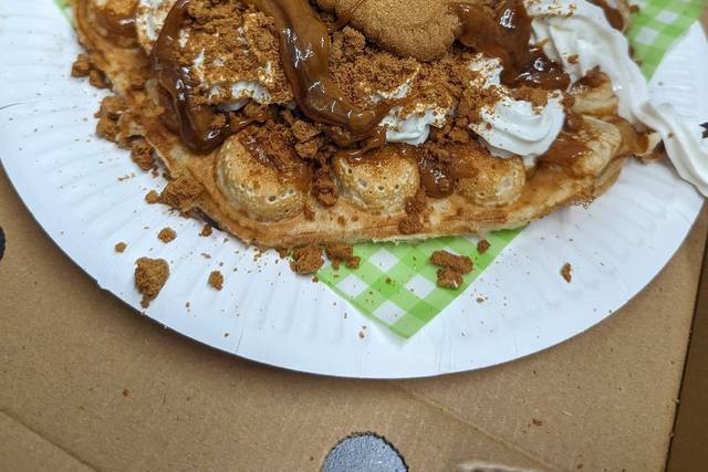Biscoff bubble waffle s