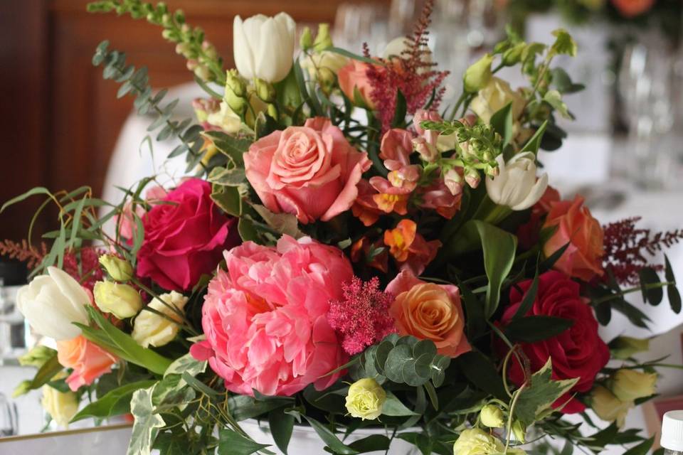 Peony table centre