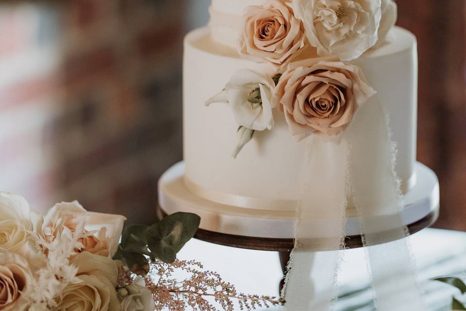 Rustic sugar flowers