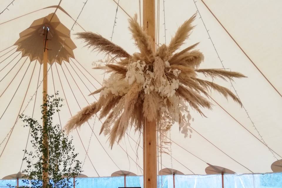 Dried flower cloud