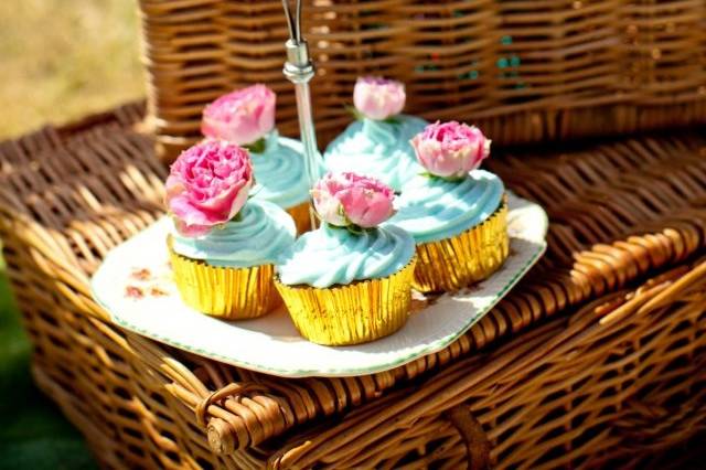 Wedding picnic baskets