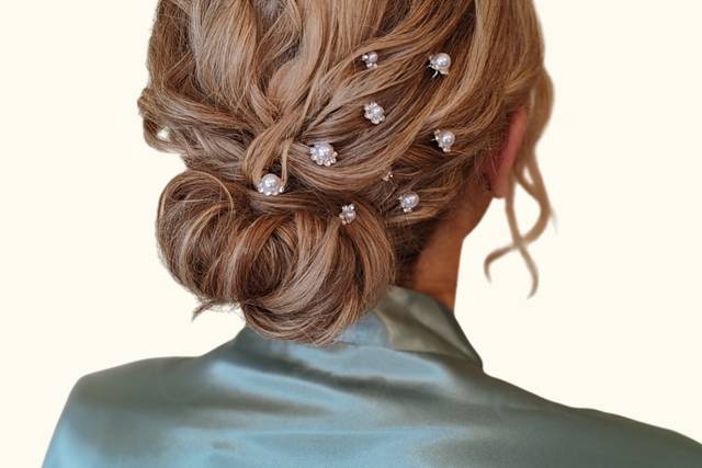 Textured low bun